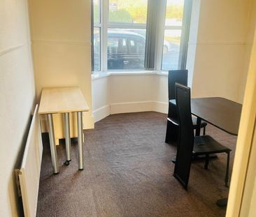 4 Bed Terraced House, South View Crescent, S7 - Photo 5