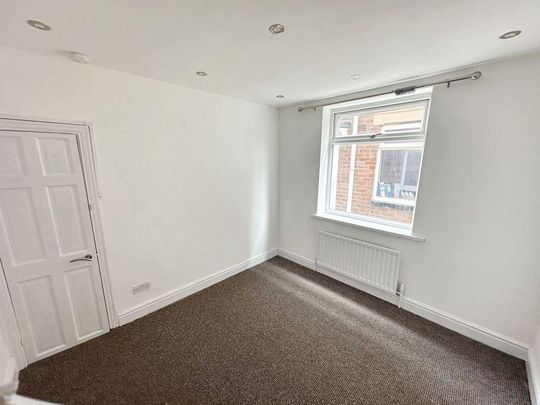 2 bed lower flat to rent in NE6 - Photo 1