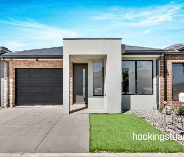 56 Woodman Circuit, - Photo 1