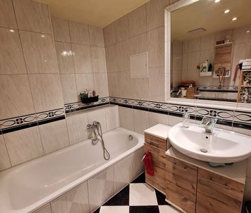 moderne 3- RWE mit Balkon im Dachgeschoss / Südstadt ! - Photo 4