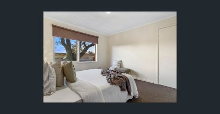 Renovated 3 Bedroom,1 Bathroom Family Home available for rental in Salisbury East Location - Photo 4