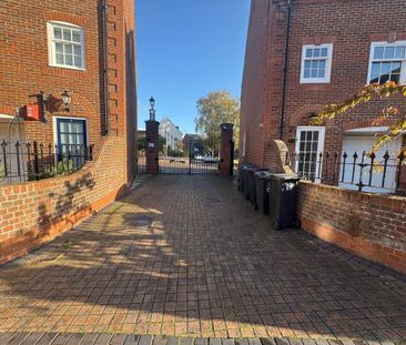 Thames Street, Poole - Photo 3