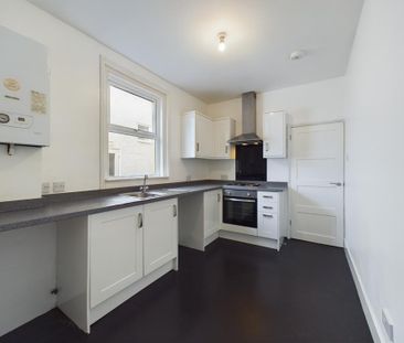 3 bedroom terraced house to rent - Photo 5