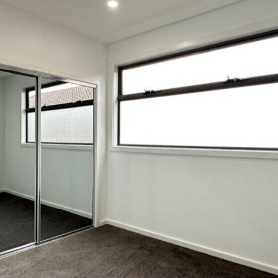 Thomastown - Photo 1