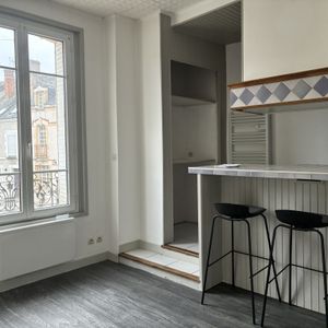 Location Appartement 2 pièces 29m² JARGEAU 45150 - Photo 2