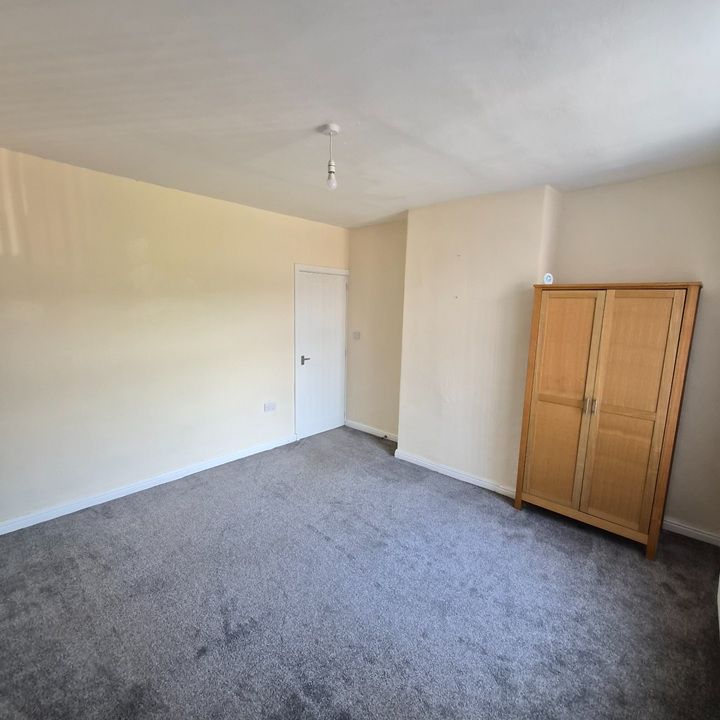 4 Bed Terraced House, Cross Green Avenue, LS9 - Photo 1