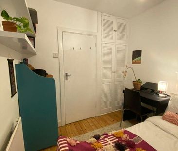 4 bedroom flat to rent - Photo 4