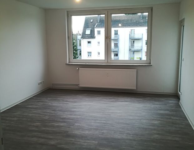 Modernisierte 2-Zimmer-Wohnung in Wuppertal Vohwinkel . Mit Sonnenbalkon - Photo 1