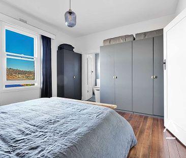 Cozy & Modern 3 bedroom property with scenic views of Launceston - Photo 5
