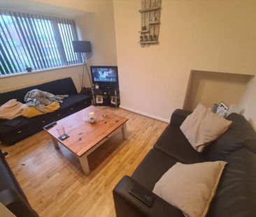 2 Bed - 43 Argie Avenue, Burley, Leeds - LS4 2QN - Student - Photo 5