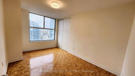 For Lease - 21 Vaughan Road Unit# 907, Toronto, Ontario - Photo 4