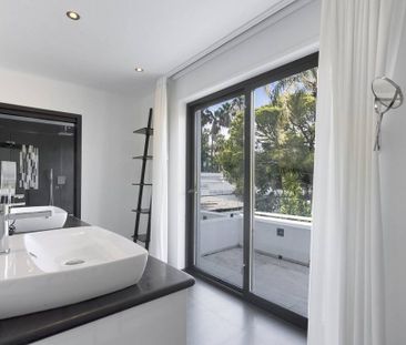 5 bedroom luxury Villa for rent in Marbella, Andalusia - Photo 3