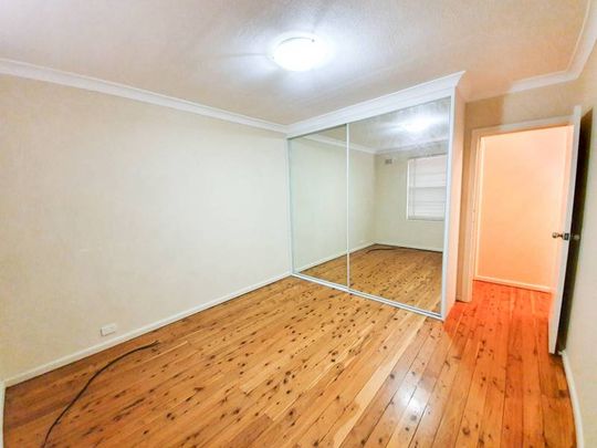 Handy Location! - Photo 1