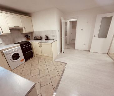 2 bedroom maisonette to rent - Photo 6