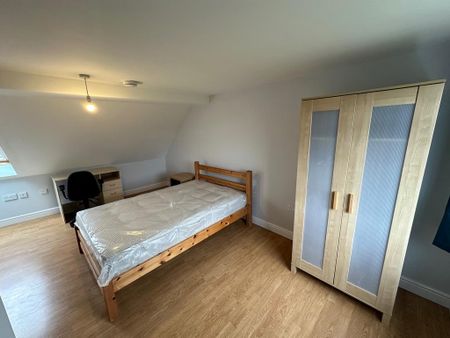 4 bedroom terraced house to rent - Photo 3