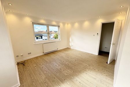 2 Bed, First Floor Flat - Photo 5