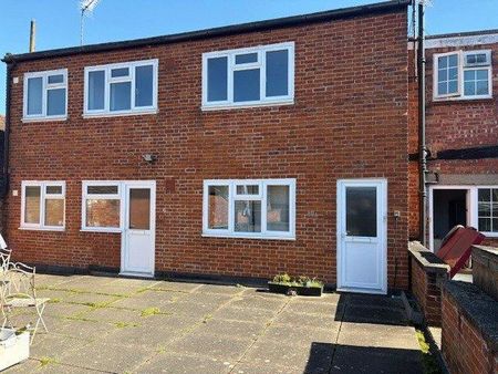 3 bedroom flat to rent - Photo 5