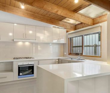 well-presented family home - Photo 4