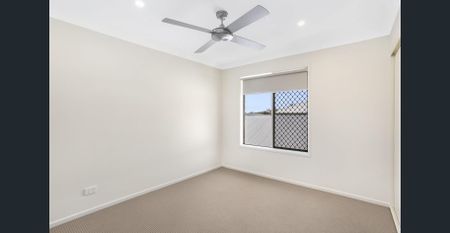 3 Spacious Bedrooms with a view - Photo 3