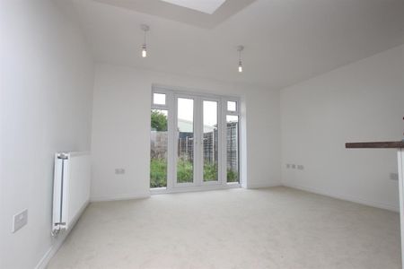 Kentfield Drive, Bolton, BL1 8FU - Photo 4