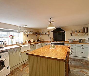 4 bedroom detached house to rent - Photo 2