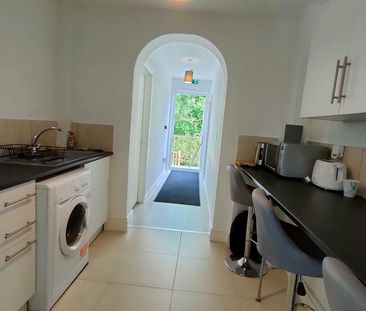 House of multiple occupation to rent - Photo 6