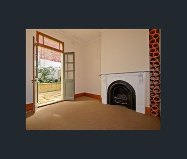 Charming & Stylish - Photo 4