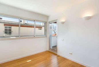 Apartamento T3 Duplex para arrendamento sem móveis no Alto de Santa Catarina, Algés