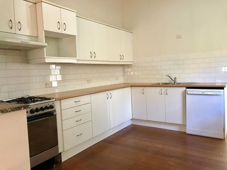 28 Garners Avenue, Marrickville, NSW 2204 - Photo 2