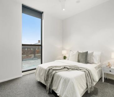 Modern City Living in the Heart of Melbourne - Photo 2