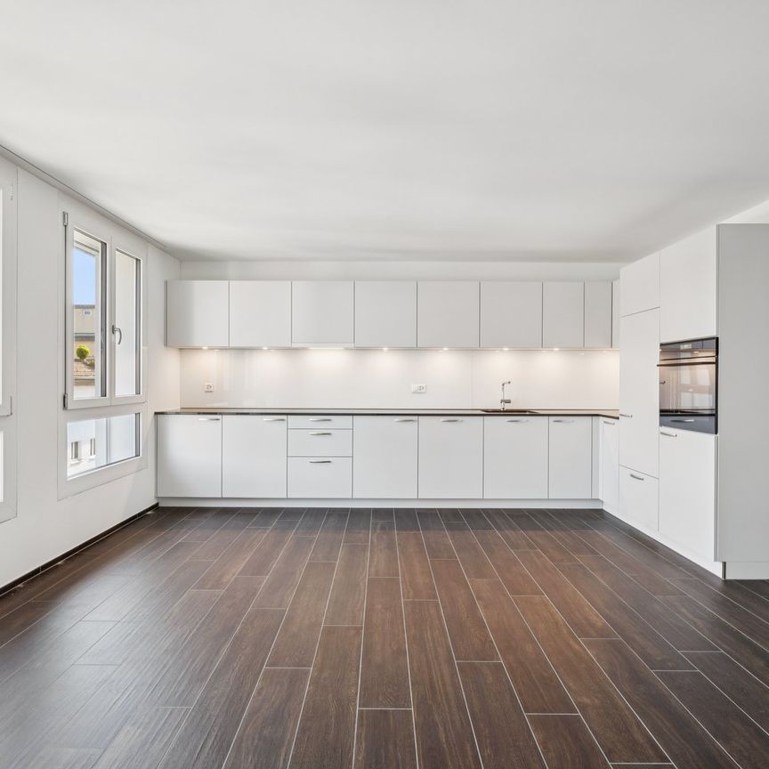 ERSTVERMIETUNG: 3.5-Zimmerwohnung an bester Lage in Zürich-Oerlikon - Photo 1