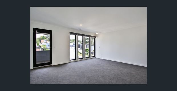 Stunning Family Home - Photo 1