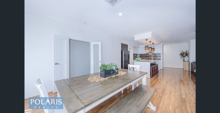 Picture Perfect Executive Home - Photo 5