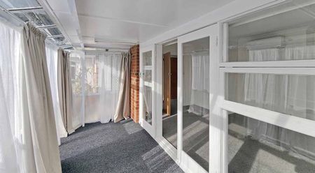 Hutt Central Living - Photo 4