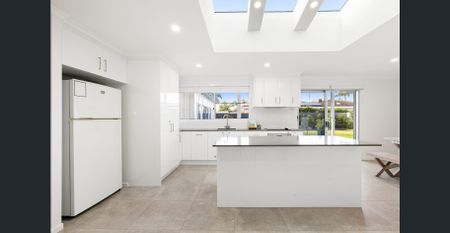 Stylish Living in Sought-After Minyama - Photo 5