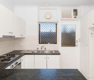 Find location: where coastal access meets everyday convenience - Photo 4