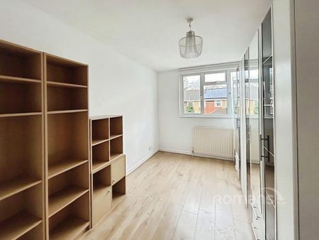 3 bedroom semi-detached house to rent - Photo 4