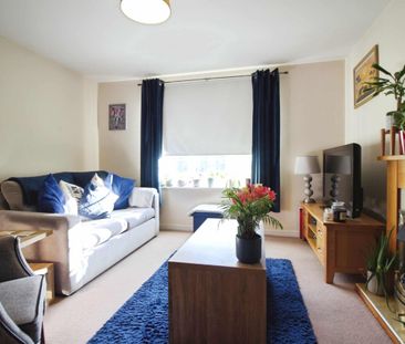 Mir Crescent, Swindon, Swindon, SN25 - Photo 3