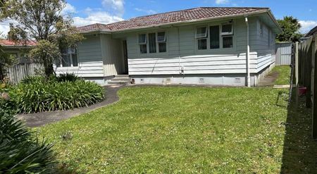 Family home with a great location! - Photo 4