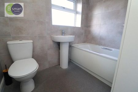 3 bedroom semi-detached house to rent - Photo 2