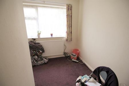 3 bedroom semi-detached house to rent - Photo 5