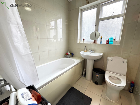 6 bedroom terraced house to rent - Photo 3