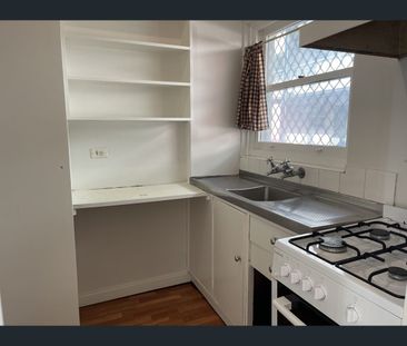 8/124 Terrace Road, Perth, WA 6000 - Photo 1
