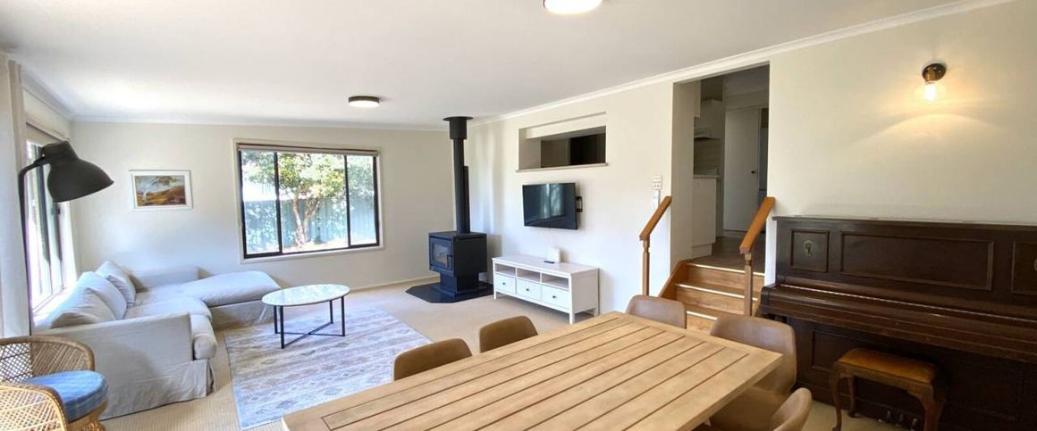 Stunning Fully Furnished 4 Bedroom Family Home in Cooma - Photo 1