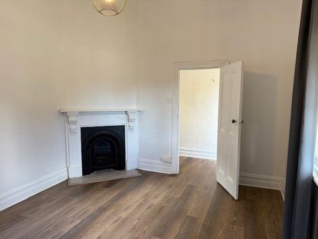 Timless Charm - Photo 2