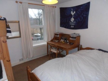 GREAT 3 BED STUDENT RENTAL - Photo 1