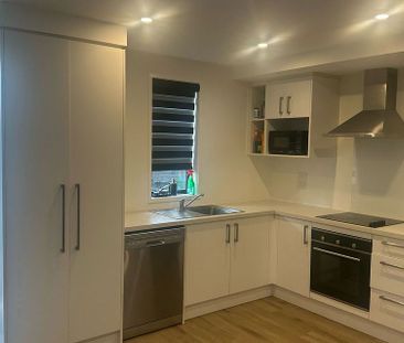 Spacious 3-Bedroom Townhouse in Mt Roskill - Photo 5