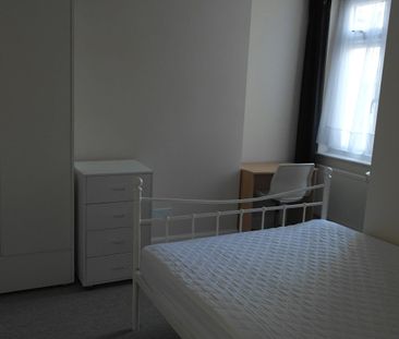 5 bedroom terraced house to rent - Photo 3