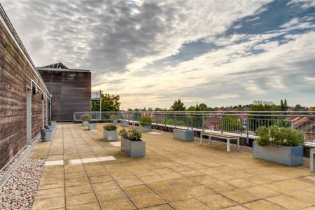 Bridgepoint House, UB6, Greenford - Photo 4