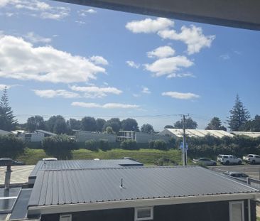 One Room in Boarding House - Papamoa - Photo 2